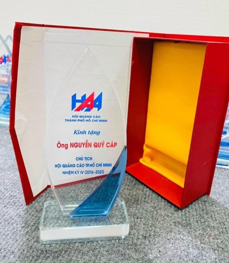chọn chất liệu pha lê